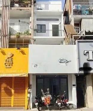 Nhà nguyên căn cho thuê Lê Văn Sỹ, Q. Phú Nhuận 100m² - Vị trí sầm uất, nhận nhà ngay!