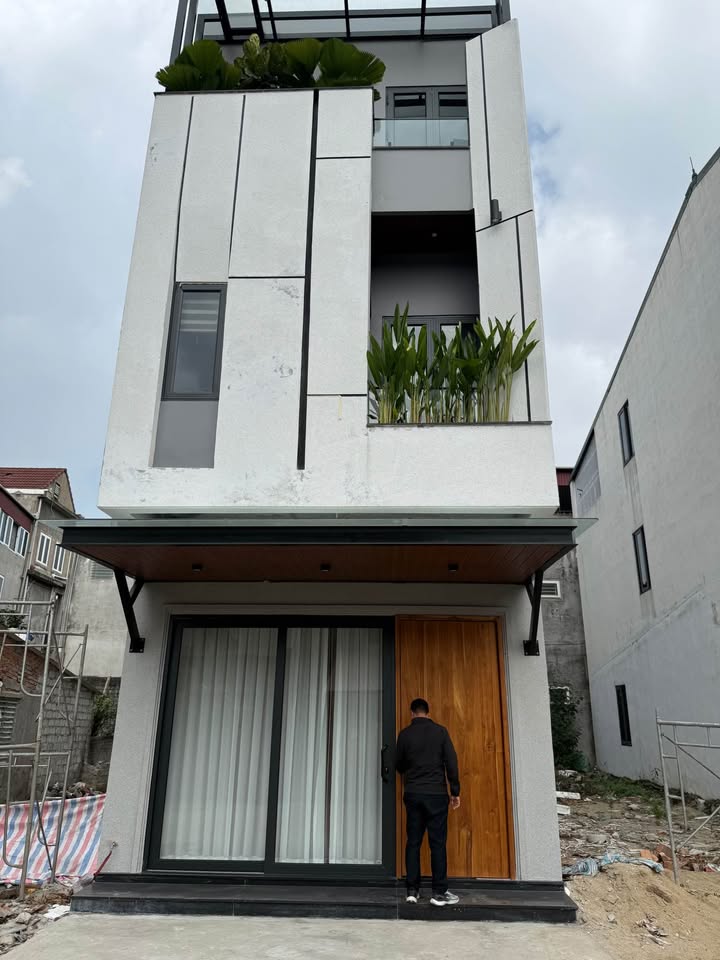 Nhà 3 tầng mới xây tại phường Quang Trung, TP Vinh 85m² giá 7.5 tỷ - Sẵn sàng vào ở ngay!