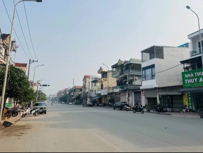 Bán nhà mặt đường Hoàng Văn Thụ, TP Hòa Bình 78m² - Vị trí đắc địa, kinh doanh thuận lợi!