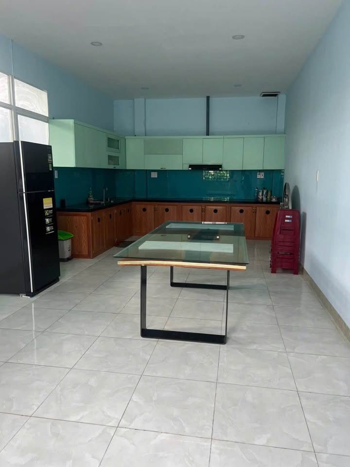 Bán gấp FrontHouse 288m² đường Container, Hóc Môn giá 10.9 tỷ - Đầu tư sinh lời ngay!