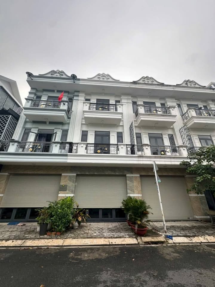 Nhà cho thuê 1 trệt 2 lầu tại An Phú, Thuận An 85m² - Full nội thất, giá chỉ 12 triệu