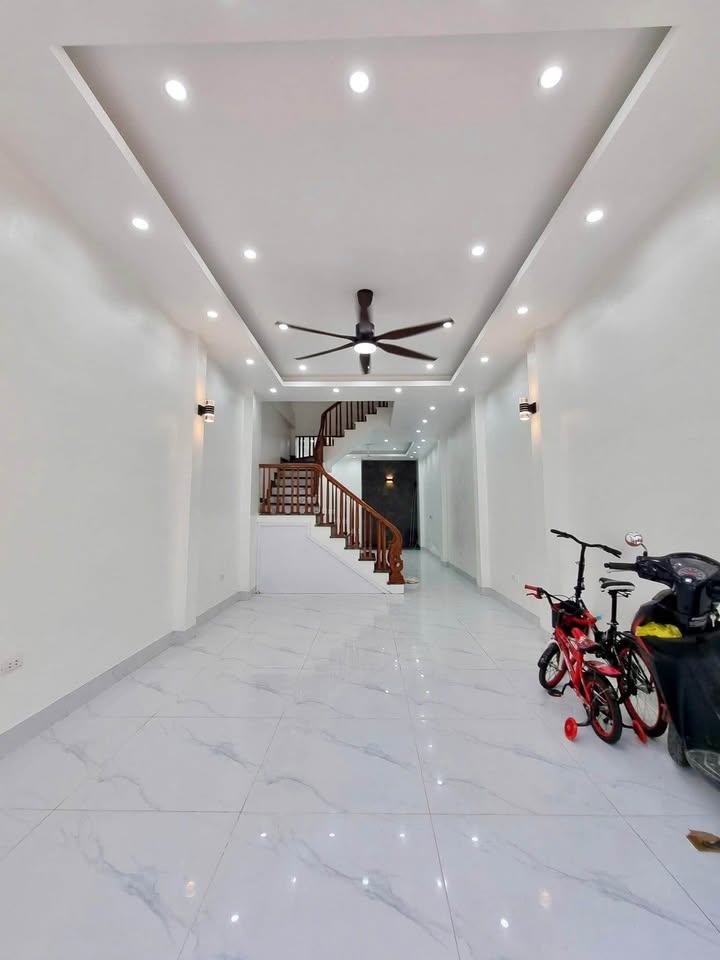 Nhà phố 4,5 tầng KĐT Bãi Viên 64m² giá 5,5 tỷ - Gần đường lớn, sẵn sàng ở ngay!