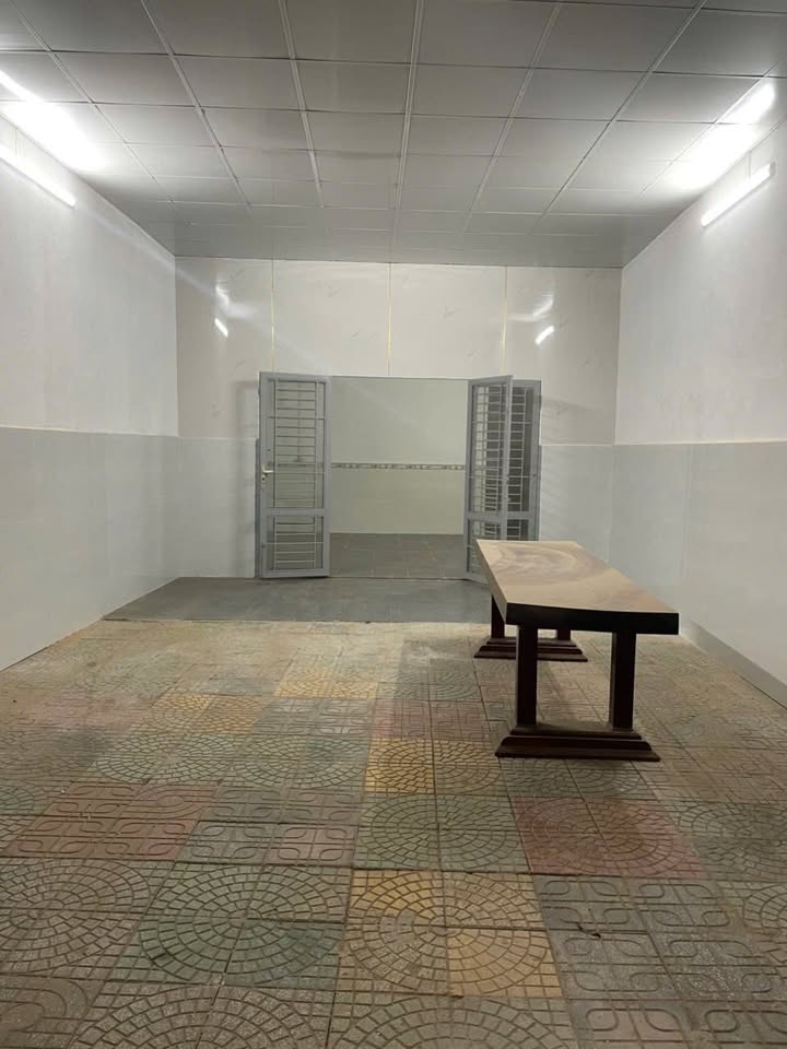 Nhà nguyên căn cho thuê Đà Sơn 2, 90m² giá chỉ 4 triệu - Sân để ô tô thoải mái!