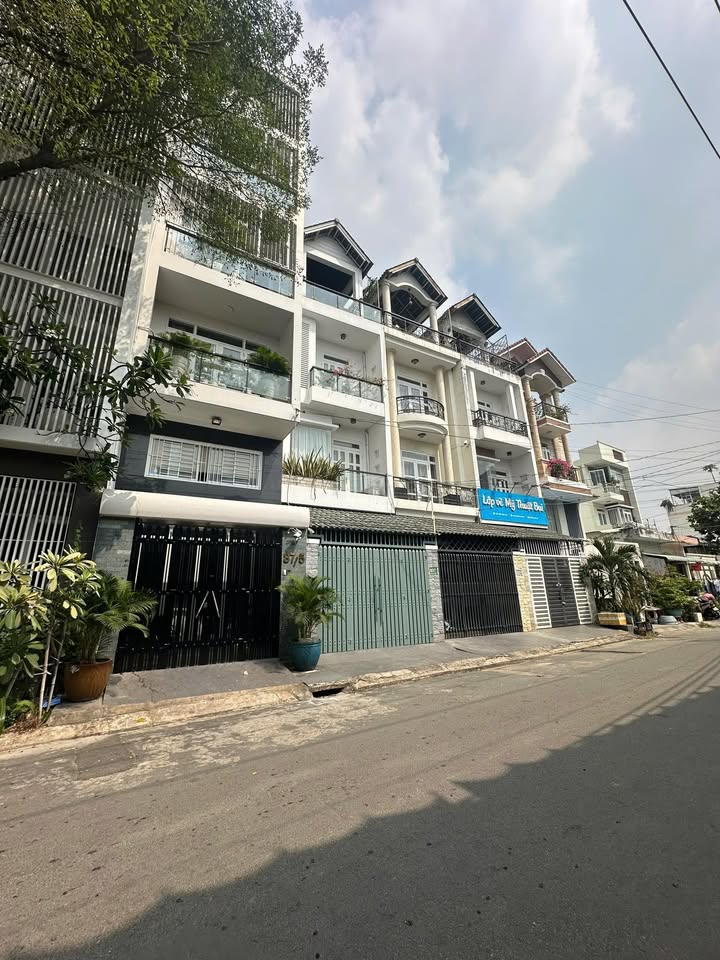 Nhà đẹp Hẻm VIP Đường Bờ Bao Tân Thắng, Quận Tân Phú 81m² giá 12.5 tỷ - Chính chủ bán gấp!