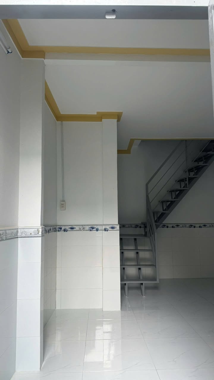 Nhà bán hẻm cụt Đường 1,2, Bình Chánh 25m² giá 900 triệu - Hướng Nam, thương lượng tốt!