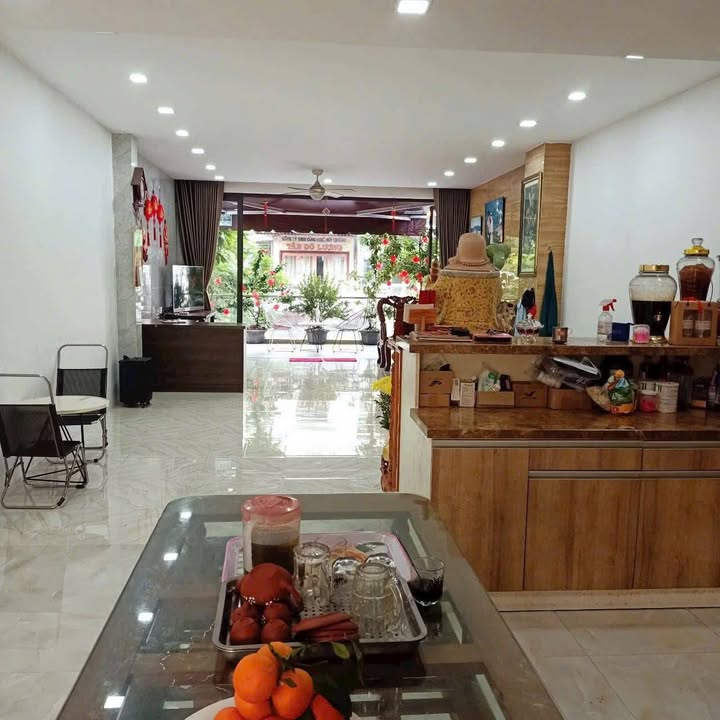 Bán nhà mặt tiền M3, Quận Bình Tân, 100m² giá 14.3 tỷ - Vị trí kinh doanh đắc địa!