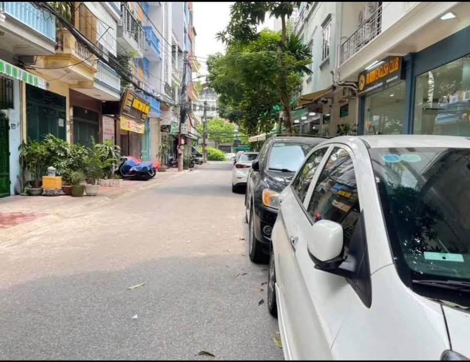 Nhà đẹp Tây Mỗ 45m² giá 9.5 tỷ - Ô tô vào tận nhà, thang máy tiện lợi!