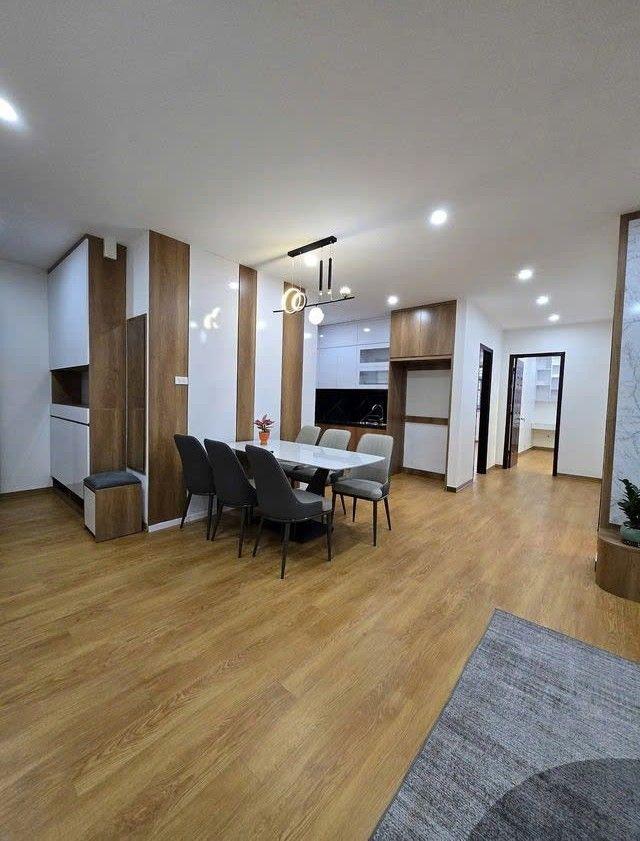 Căn hộ 2PN 2WC Xuân La 65m² giá 5.5 tỷ - Sổ hồng chính chủ giao dịch ngay!