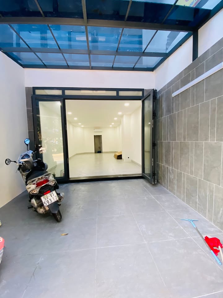 Mặt bằng kinh doanh 18 Phạm Huy Thông 48m² giá 15 triệu - Vị trí đắc địa cho buôn bán!