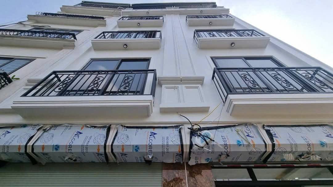 Nhà 5 tầng Giáp Nhị, Thịnh Liệt 27m² giá 5.45 tỷ - Ô tô đỗ cửa!