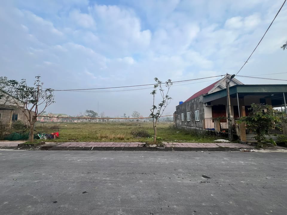 Đất nền mặt đường 15B, Thạch Hà, 160m² giá 2.Xxx tỷ - Tiềm năng đầu tư hấp dẫn!