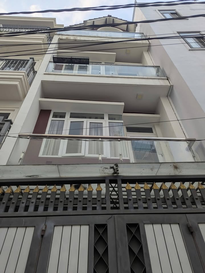 Nhà đẹp Dương Quảng Hàm, Gò Vấp 60m² giá 8.1 tỷ - Hẻm xe hơi vào tận nhà!