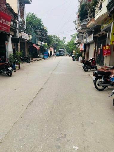 Bán nhà Vĩnh Tuy Quận Hai Bà Trưng 57m² giá 12.6 tỷ - Lô góc, ô tô đỗ cổng