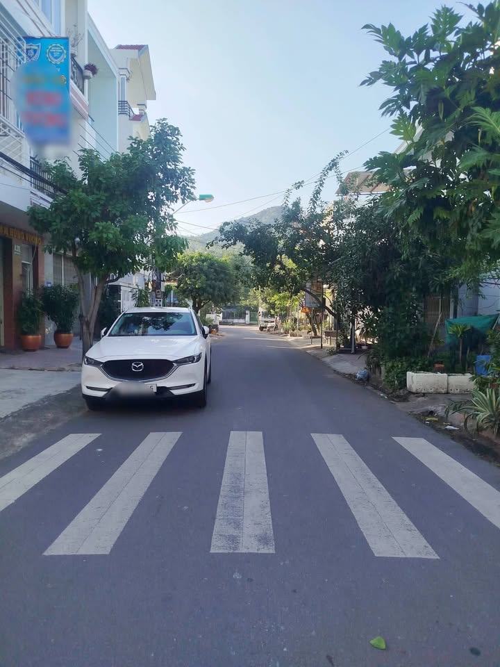 Nhà trọ 4 phòng mặt tiền đường Nguyễn Phong Sắc, 73.5m² - Dòng tiền ổn định!