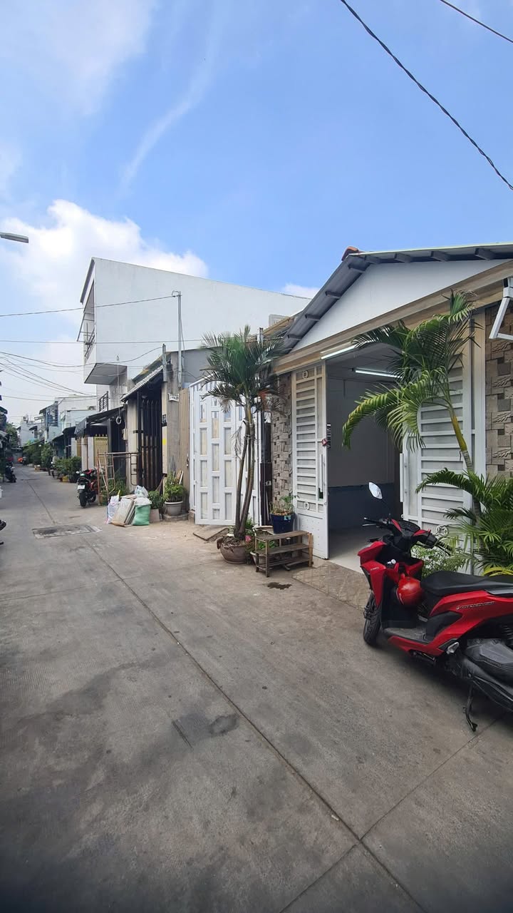 Nhà phố Quận 8, 40m² giá 2.8 tỷ - Hẻm xe hơi 6m ngay ngã 4 Phạm Hùng!