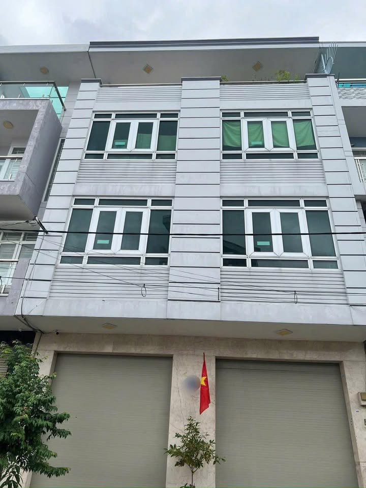 Nhà đôi đường số 42, Phường 10, Quận 6, 144m² giá 25 tỷ - Đường rộng xe hơi vào tận nơi!