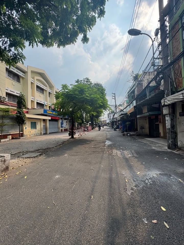 Nhà phố Lê Quang Sung, Quận 6, 47m² chỉ 8 tỷ - Khu kinh doanh sầm uất!