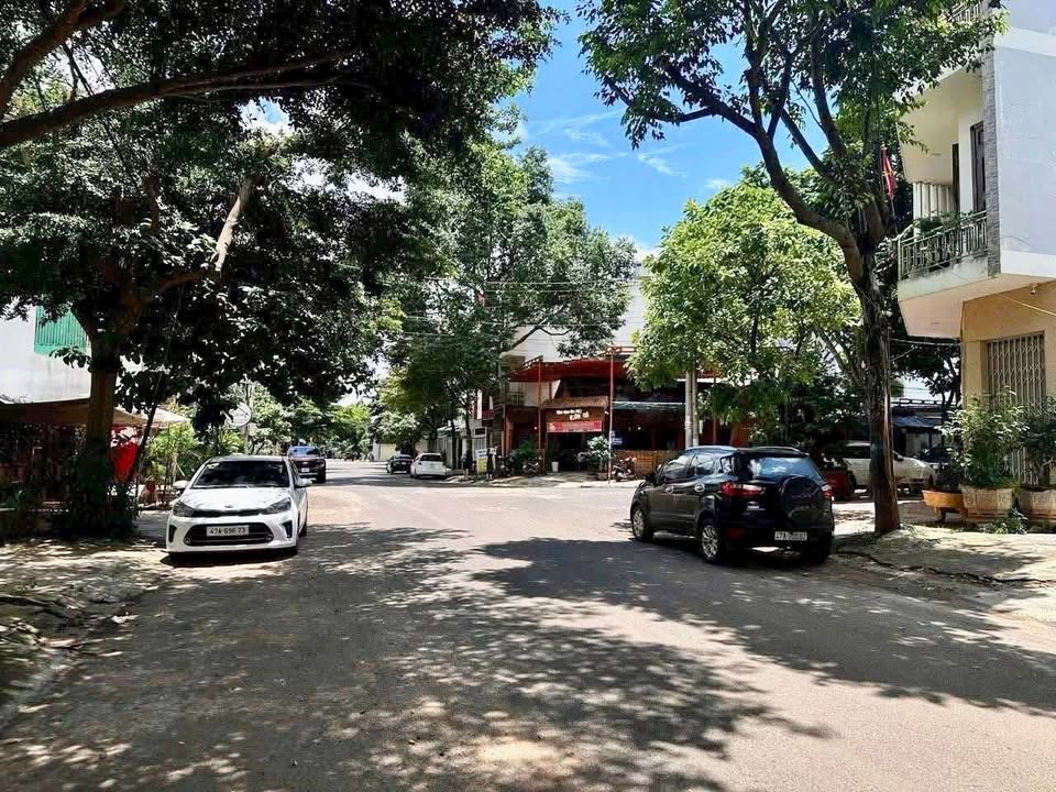 FrontHouse mặt tiền Lý Chính Thắng, Buôn Ma Thuột 105m² giá 9.99 tỷ - Kinh doanh sầm uất!