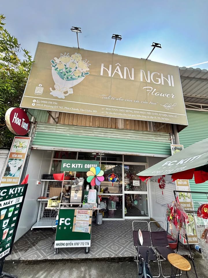 Chính chủ sang nhượng tiệm hoa mặt tiền ĐT 742, Tân Uyên 50m² - Kinh doanh ngay!