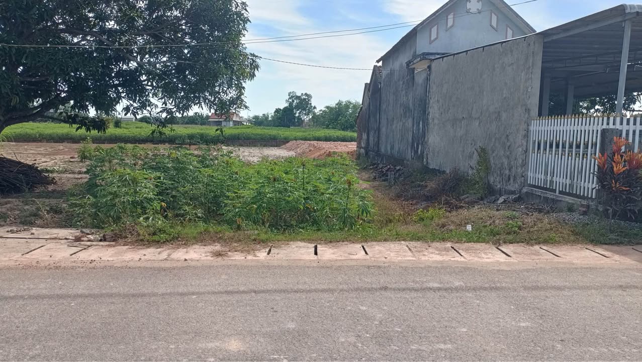 Đất mặt tiền Đức Minh 315m² giá chỉ 7xx triệu - Tiềm năng kinh doanh lớn!