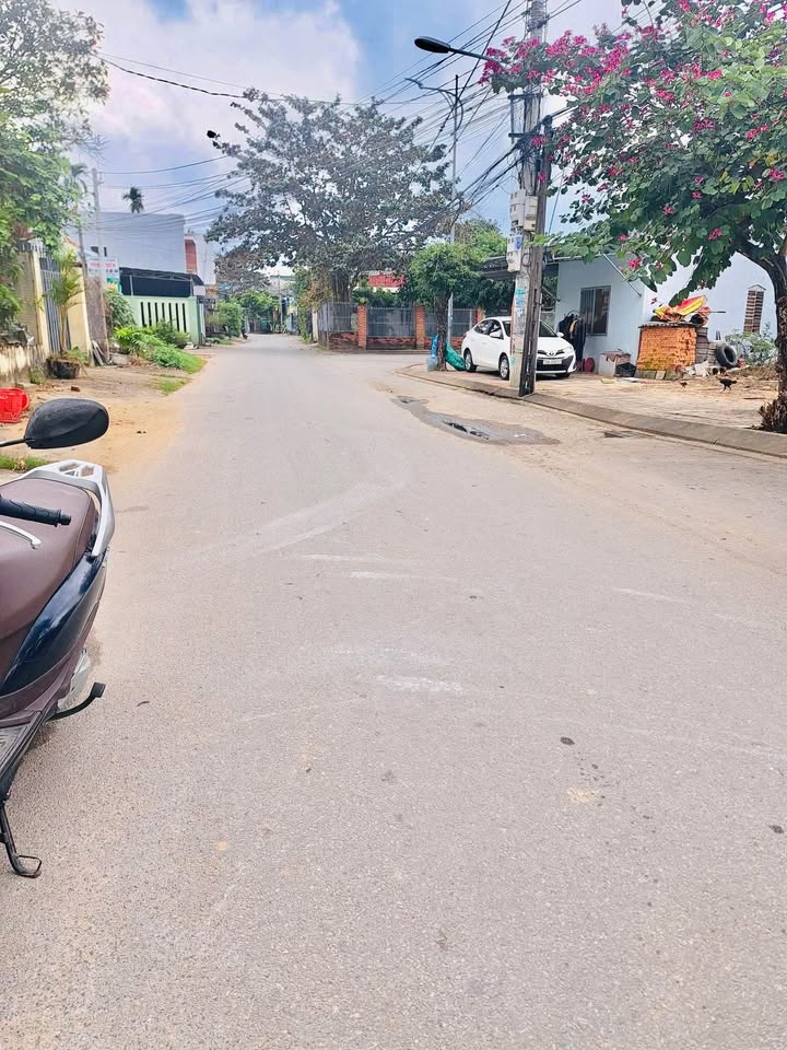 Đất Mặt Tiền Đường Lê Quý Đôn, Phường Nghĩa Lộ 105m² giá 2.5 tỷ - Vị trí đắc địa, kinh doanh thuận lợi!