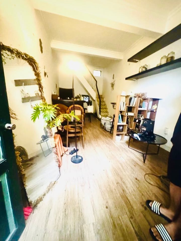 Nhà 3 tầng Đống Đa 42m² giá 5.1 tỷ - Sổ đỏ chính chủ, chốt nhanh kẻo lỡ!