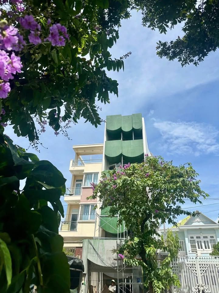 Cho thuê tòa nhà mặt tiền Quốc Hương Thảo Điền 117m² - Thiết kế hiện đại, vị trí đắc địa!