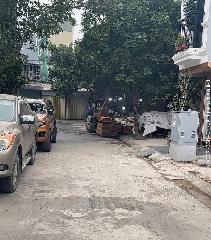 Đất Tái Định Cư Ngọc Hồi, 30m², giá 7 tỷ - Đường thông, vỉa hè rộng