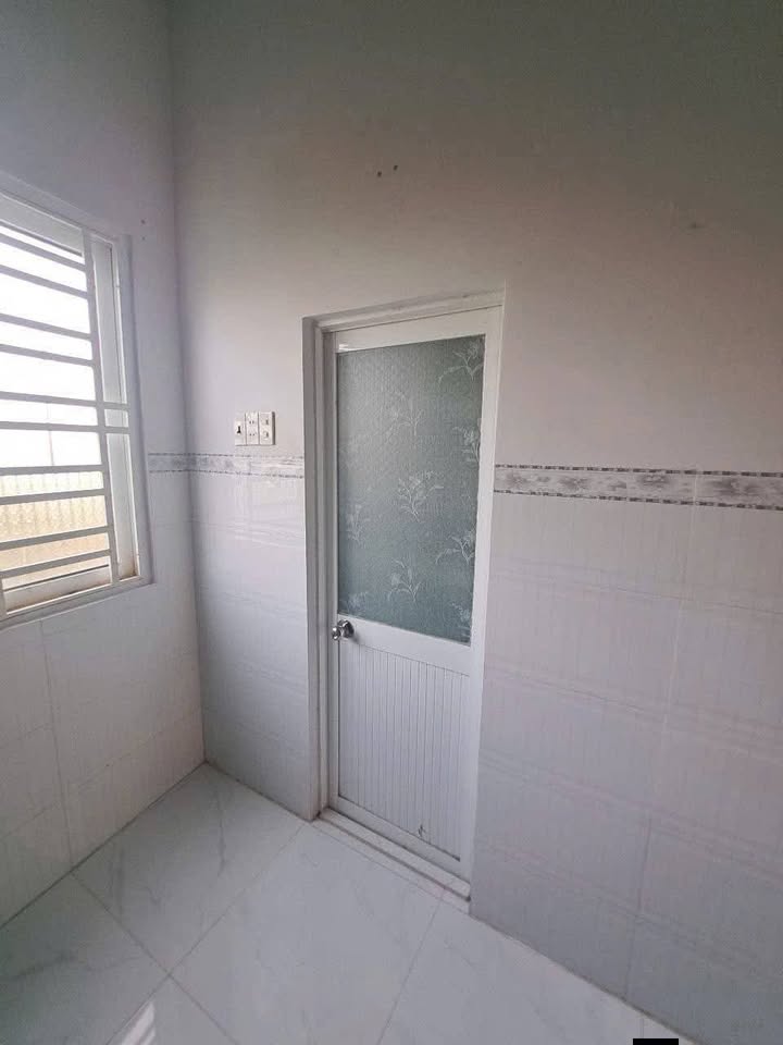 Nhà cấp 4 tại Xã Phùng Nguyên, Huyện Lâm Thao, 65m² chỉ 300 triệu - Hợp đồng công chứng thuận lợi!