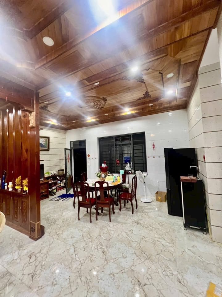 Biệt thự mái thái đường Trần Bạch Đằng Rạch Giá 540m² giá 13 tỷ - Pháp lý hoàn chỉnh!