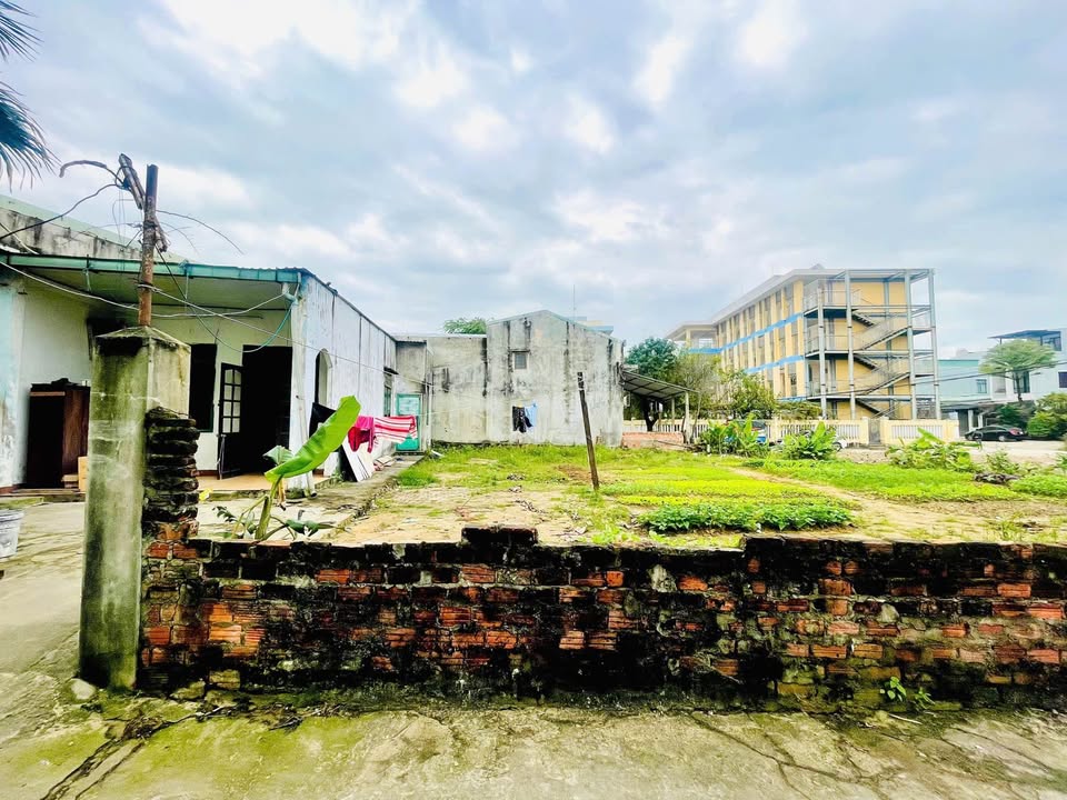 Bán đất liền kề K195 Tôn Đản, 80m² giá 3.4 tỷ - Vị trí đắc địa gần trường học!