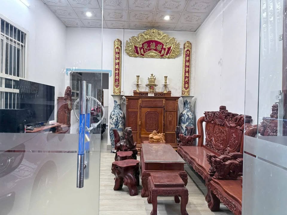 Nhà Phú Chánh, Tân Uyên 175m² giá 2 tỷ - Chính chủ bán gấp, vị trí đẹp!