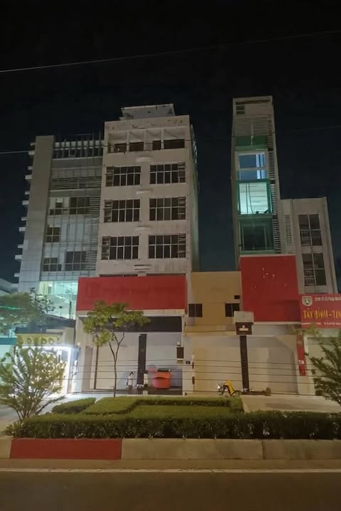 Nhà mặt tiền Cộng Hòa, Quận Tân Bình 100m² giá 45 triệu - Kinh doanh sầm uất!