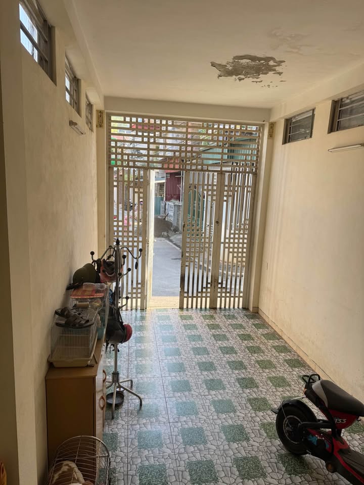 Nhà 3 tầng Tô Hiệu 104m² giá 2 tỷ - Sổ hồng chính chủ