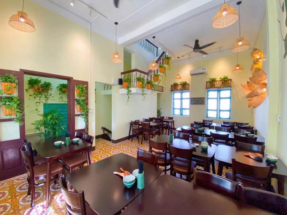 Cho thuê nhà 3 tầng mặt tiền Lý Tự Trọng, Đà Nẵng 136m² - Kinh doanh mọi loại hình!