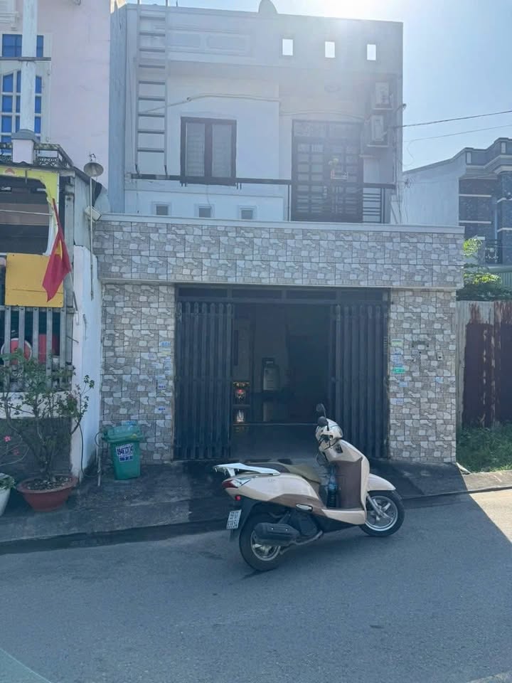 Nhà 2 tầng 55m² tại Ấp Mới, Hóc Môn giá 4.3 tỷ - Phù hợp kinh doanh!