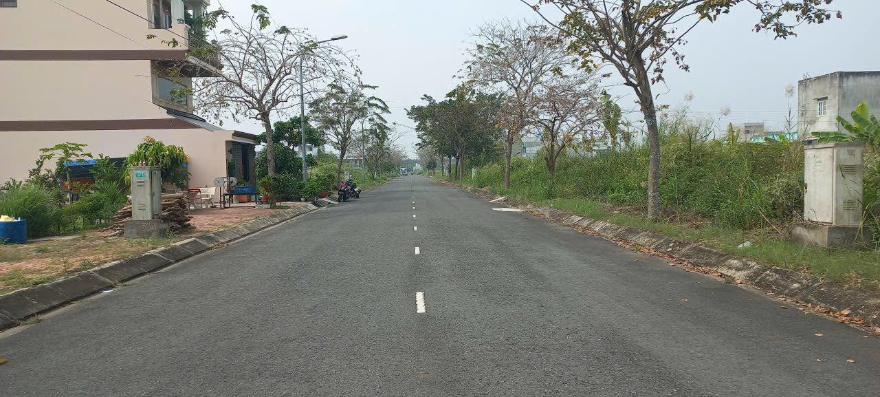 Đất thổ cư đường số 11 Thái Sơn T&T Long Hậu 100m² giá 2.27 tỷ - Sổ hồng riêng, sang tên nhanh chóng!