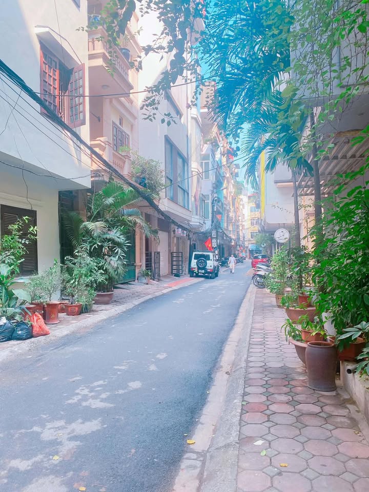 Nhà mặt ngõ phân lô Thái Hà 42m² giá 21.8 tỷ - Kinh doanh đỉnh cao!