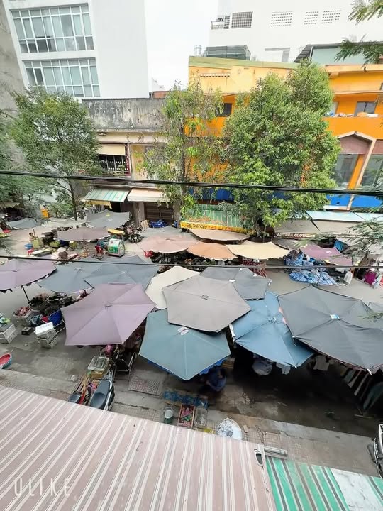 Phòng cho thuê quận 5 20m² giá 2.2 triệu - Ngay mặt tiền chợ Hòa Bình!