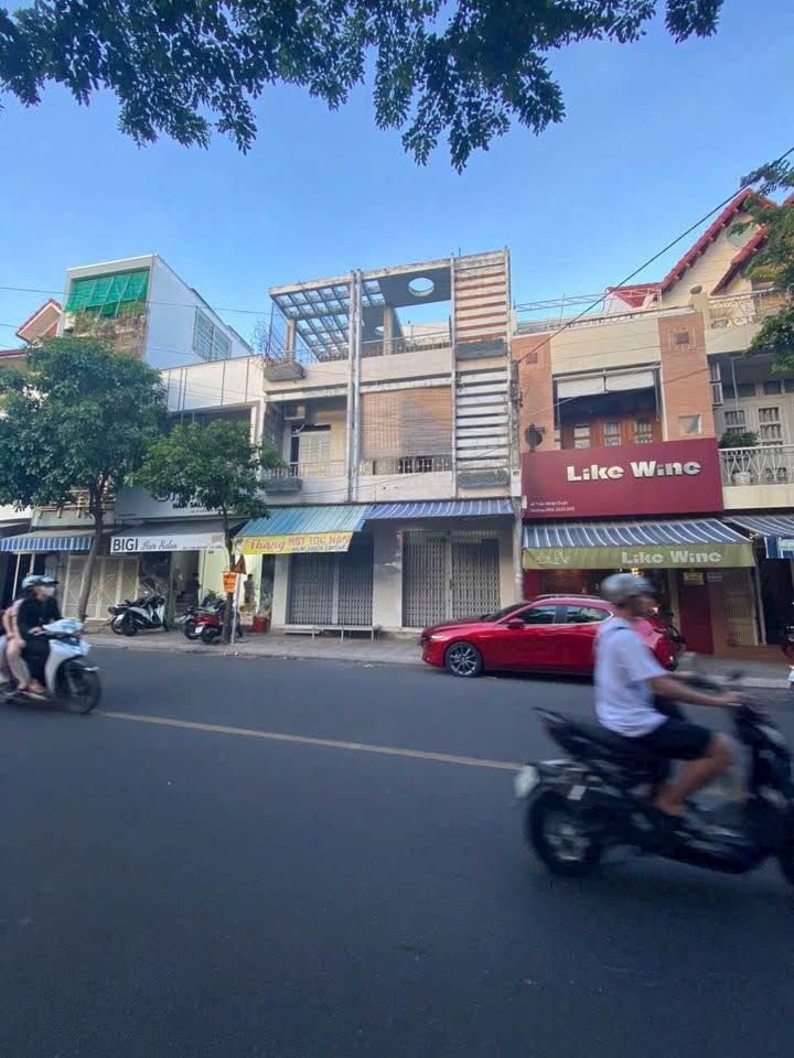 Bán nhà 3 tầng mặt tiền đường Trần Nhật Duật, Nha Trang, 118m² giá 23 tỷ - Đầu tư sinh lời lý tưởng!