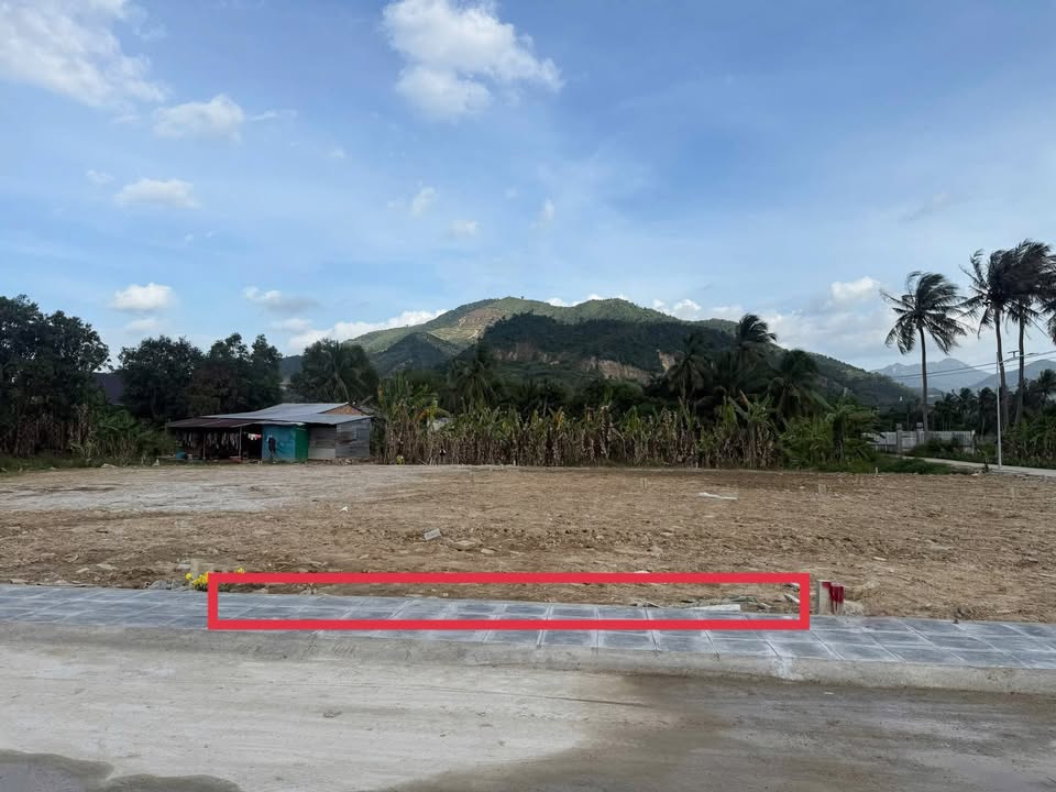 Đất Suối Hiệp 111.8m² giá 1.25 tỷ - Sổ hồng chính chủ, tiềm năng phát triển cao!