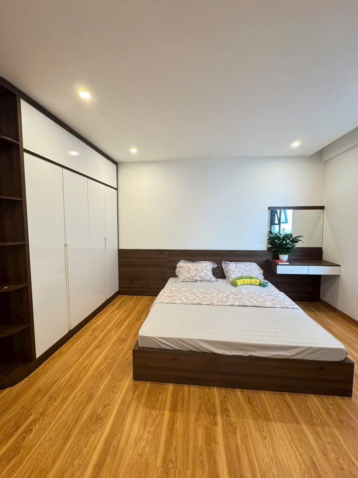 Căn hộ chung cư Hồng Hà Eco Hoàng Mai 90m² giá 6.75 tỷ - Full nội thất, sẵn sàng vào ở!