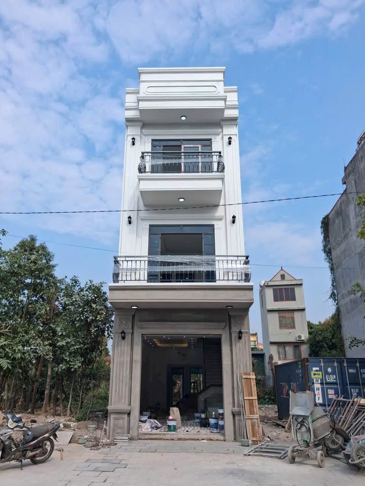 Nhà Đẹp Tân Cổ Điển 72m² tại Phường Hồng Thái - Sẵn sàng vào ở chỉ 5 tỷ!