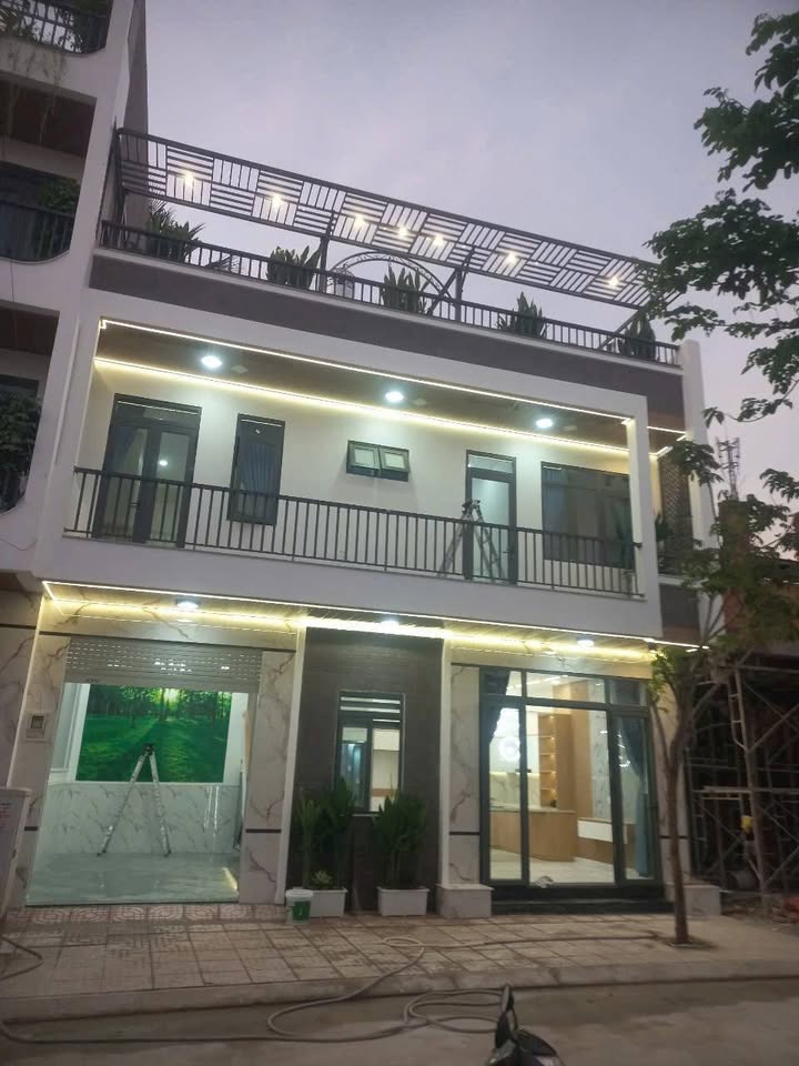 Nhà phố khu dân cư Osaka, Quận 12, 57m² giá 5,3 tỷ - Sổ hồng riêng, hoàn công đầy đủ!