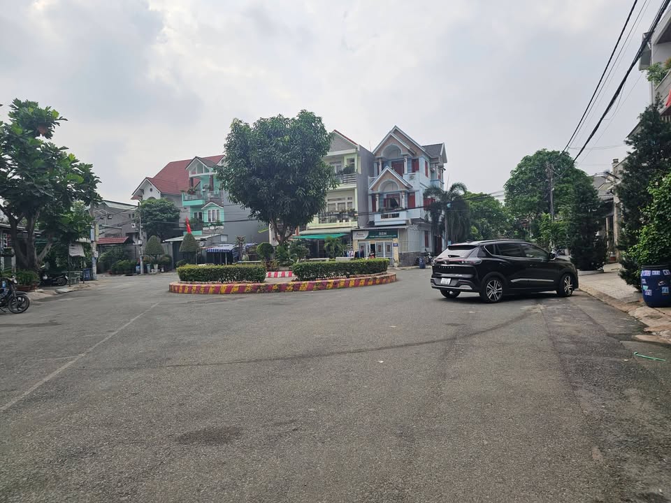 Đất nền TDC Đông Hòa, Dĩ An 98m² giá 5 tỷ - Xây dựng tự do, pháp lý rõ ràng!