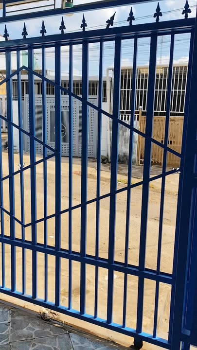 Nhà cho thuê nguyên căn hẻm 2 ô tô huyện Chư Păh - Sân rộng giá chỉ 2.7 triệu