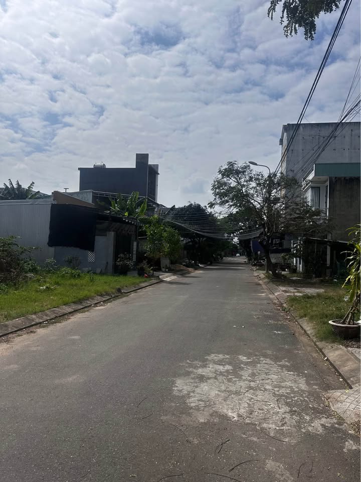 Đất nền Bầu Cầu 26, Quận Cẩm Lệ, 93m² giá 4.2 tỷ - Hướng Tây Bắc sạch đẹp!