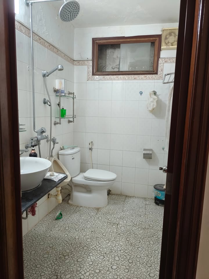 Cho thuê nhà mặt phố Nguyễn Lương Bằng 110m² giá 10 triệu - Phù hợp hộ gia đình!