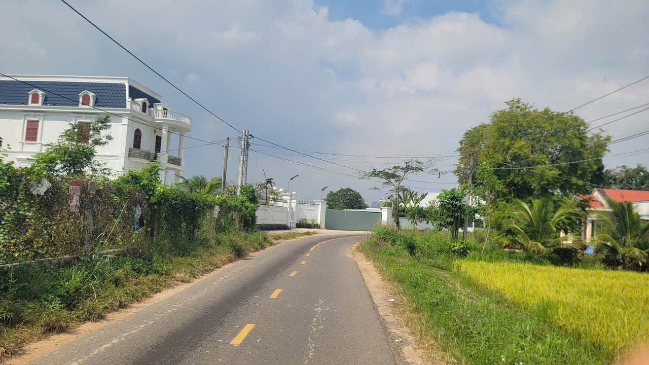 Đất thổ cư 147m² trục chính Hàm Liêm, giá 960 triệu - Sổ hồng đầy đủ!