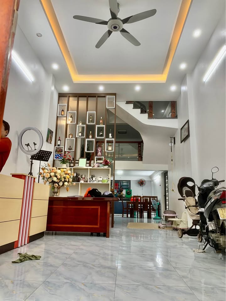 Biệt thự 4 tầng mặt tiền kinh doanh tại Phường Tiền Phong, Thái Bình - Giá chỉ 4.7 tỷ!